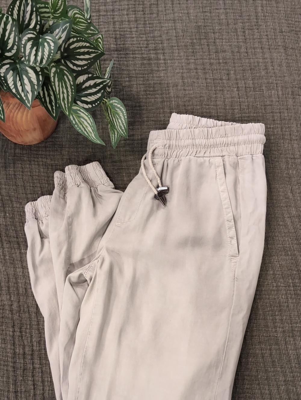 Zara Drawstring Joggers in Light Gray